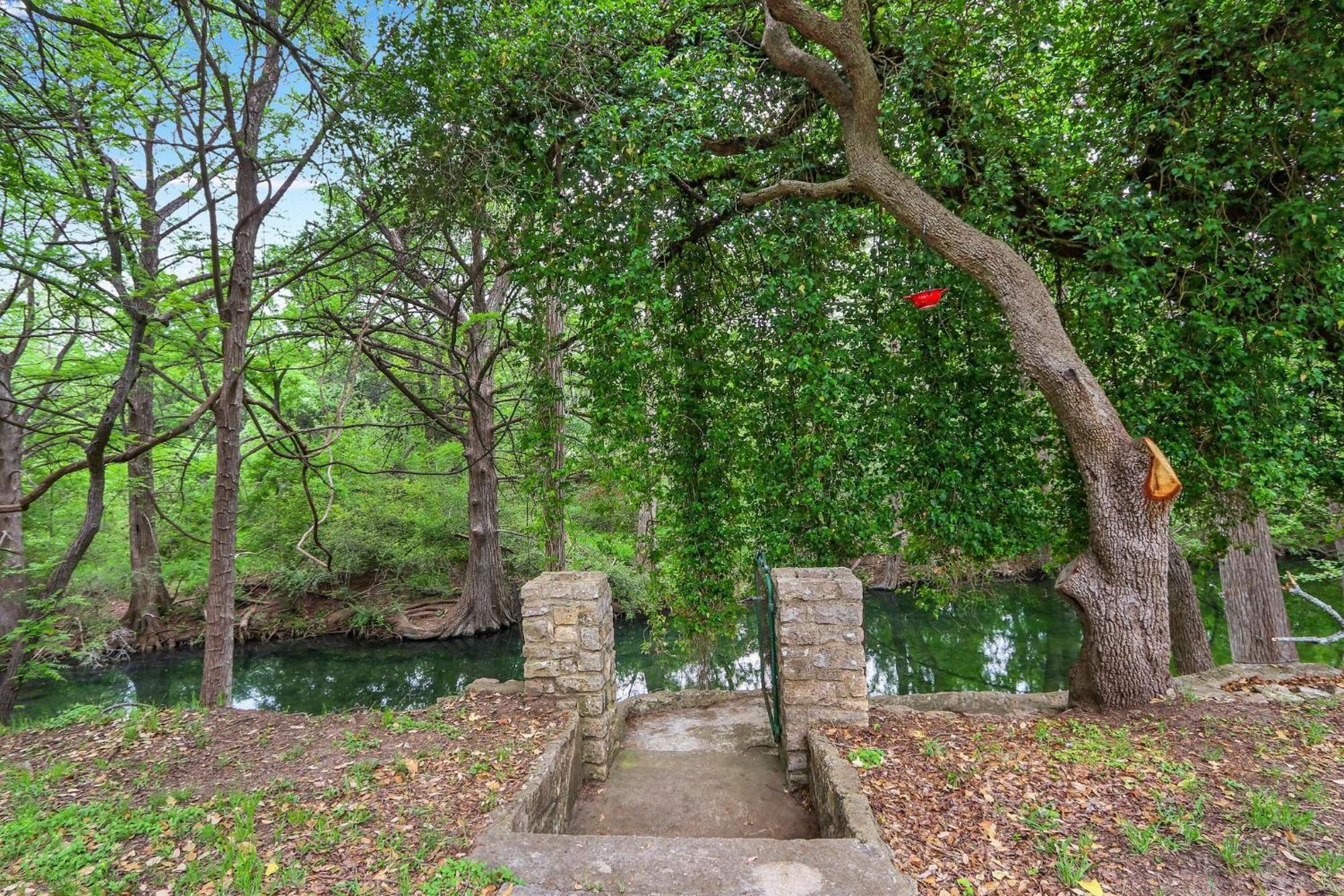 Вілла Rock House On Cypress Creek Вімберлі Екстер'єр фото